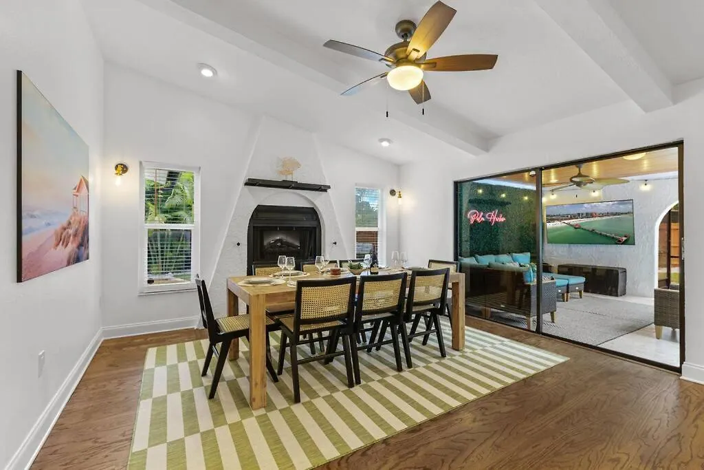 Holiday home Backyard Games, Fire Pit, Heated Pool, Near Beach Villa Ozona