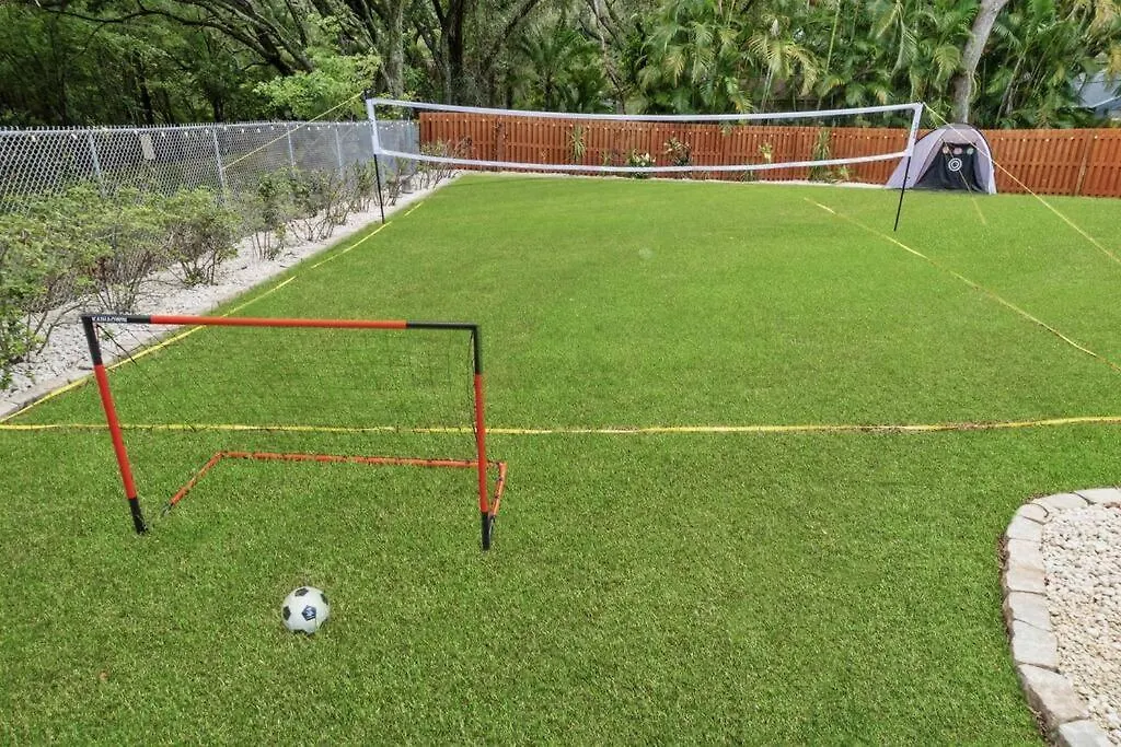 Backyard Games, Fire Pit, Heated Pool, Near Beach Villa Ozona United States