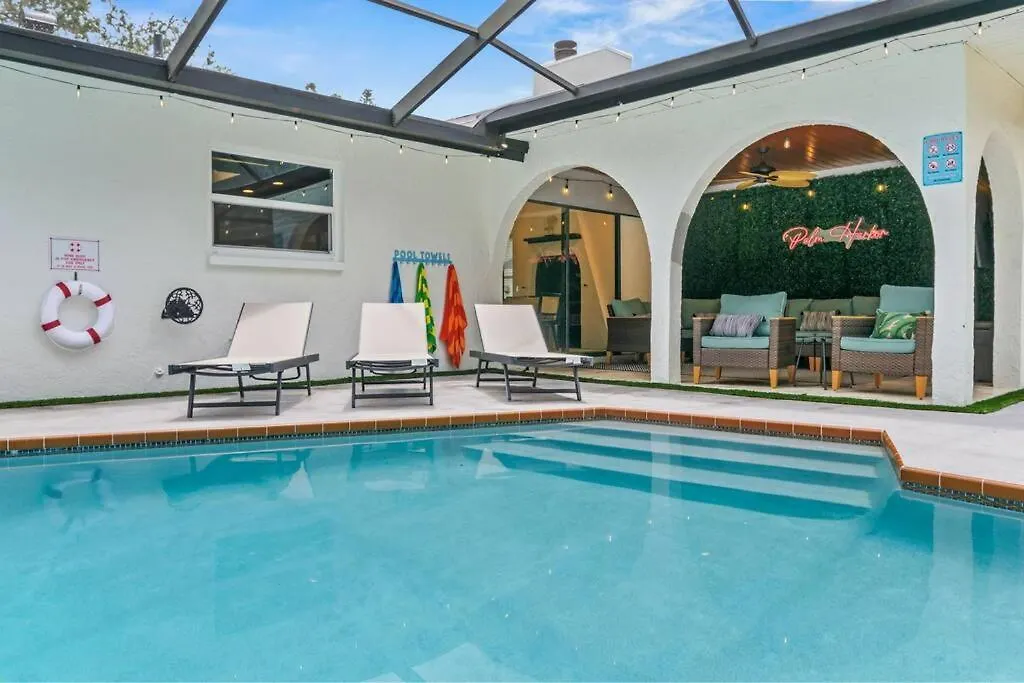 Holiday home Backyard Games, Fire Pit, Heated Pool, Near Beach Villa Ozona