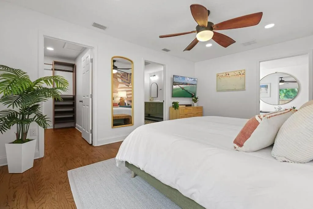 Backyard Games, Fire Pit, Heated Pool, Near Beach Villa Ozona 0*,