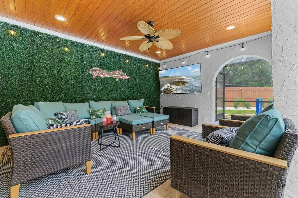 Backyard Games, Fire Pit, Heated Pool, Near Beach Villa Ozona United States