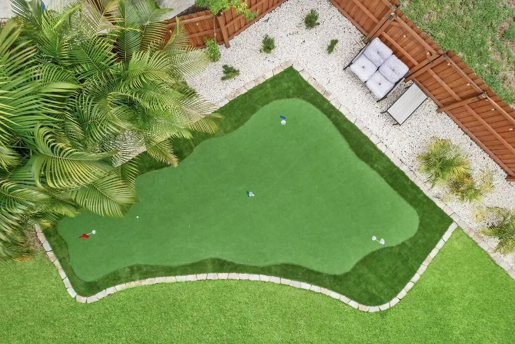 Holiday home Backyard Games, Fire Pit, Heated Pool, Near Beach Villa Ozona