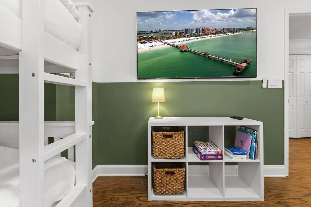Backyard Games, Fire Pit, Heated Pool, Near Beach Villa Ozona Holiday home