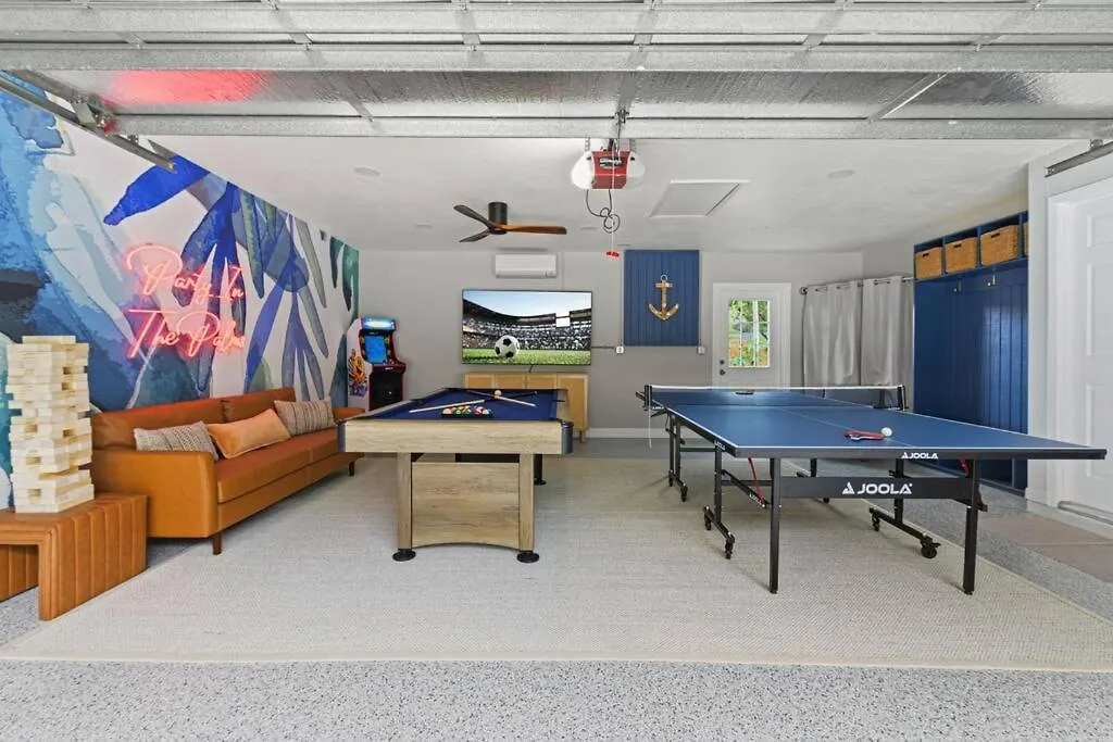 Holiday home Backyard Games, Fire Pit, Heated Pool, Near Beach Villa Ozona