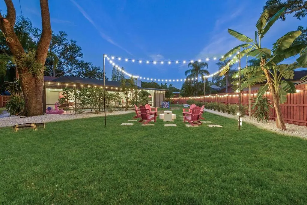 Backyard Games, Fire Pit, Heated Pool, Near Beach Villa Ozona 0*,  United States