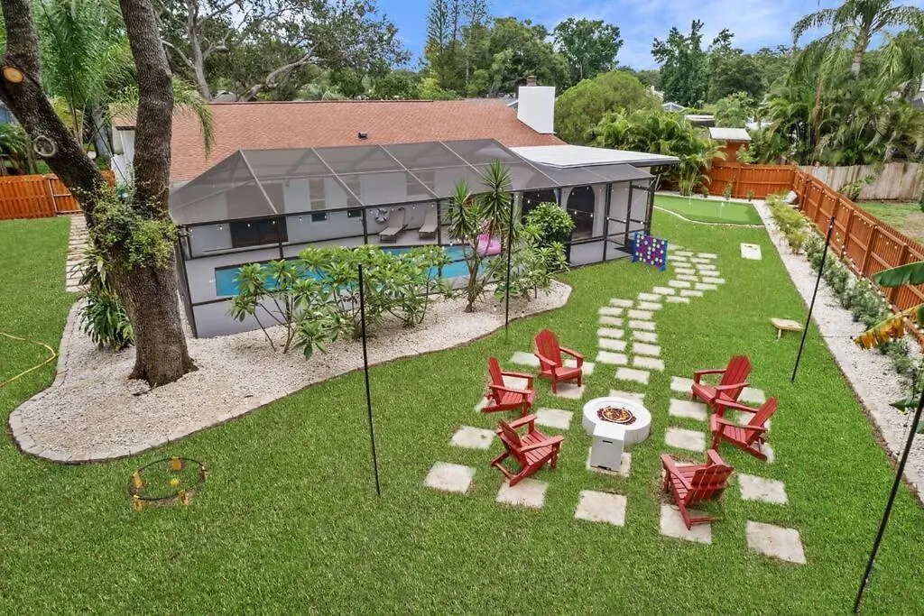 Backyard Games, Fire Pit, Heated Pool, Near Beach Villa Ozona Holiday home